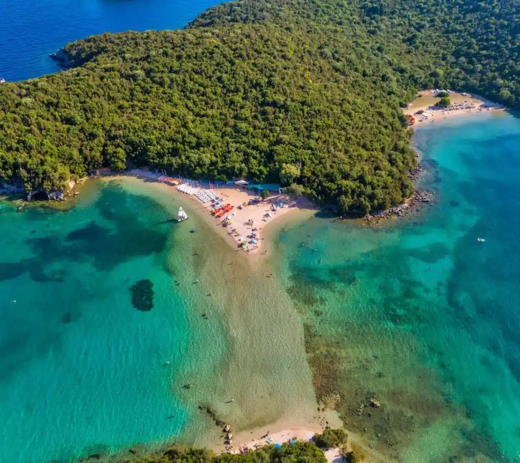 Αεροφωτογραφία της παραλίας Μπέλλα Βράκα στα Σύβοτα Θεσπρωτίας