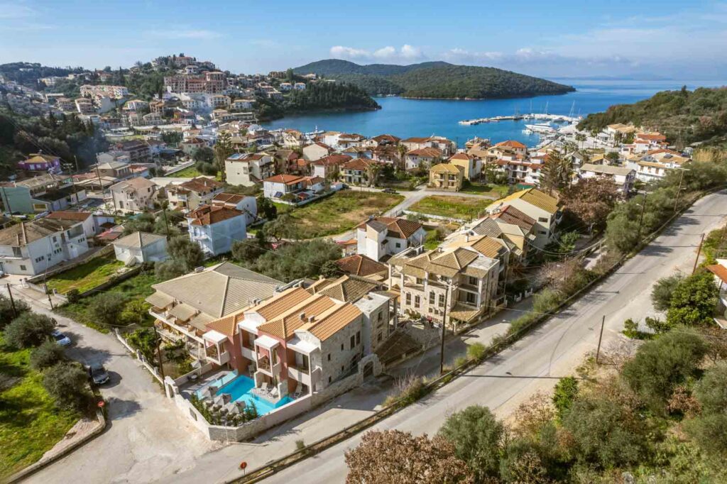 Sivota von oben, mit der Aria Luxury Residence