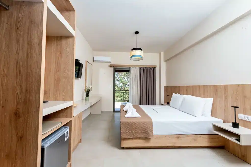 AGALI ROOM PERDIKA THESPROTIAS GREECE comfortable bed