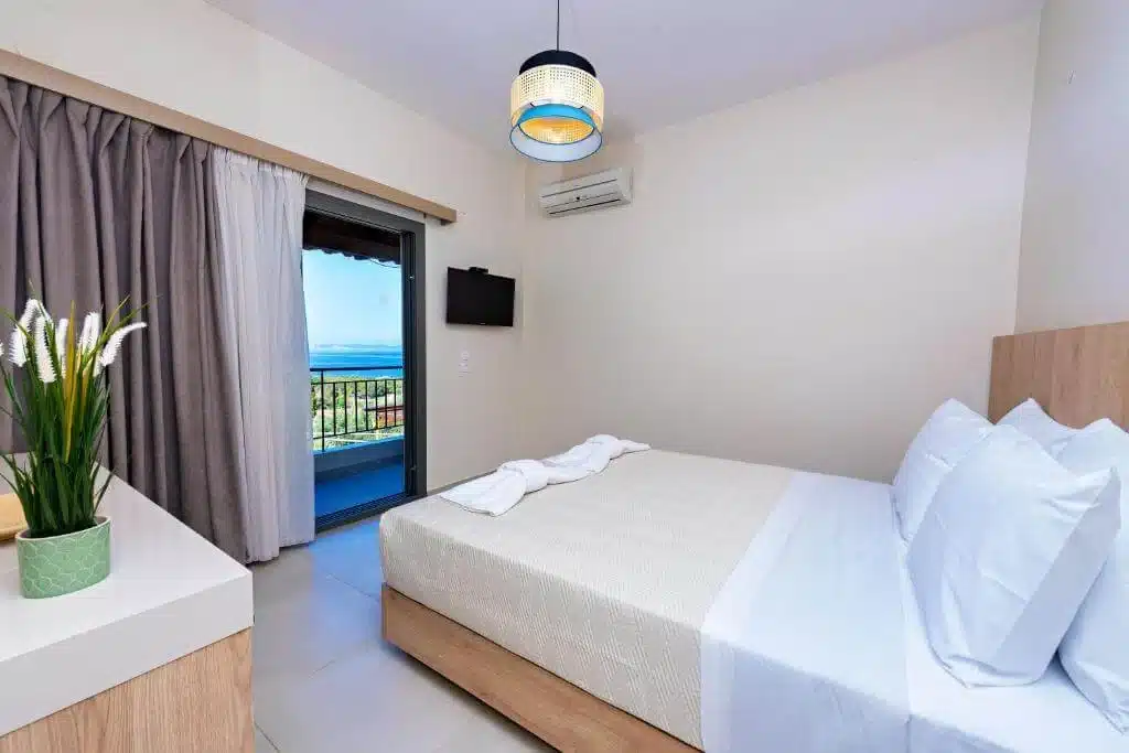 AGALI ROOM PERDIKA THESPROTIAS GREECE renovated clean