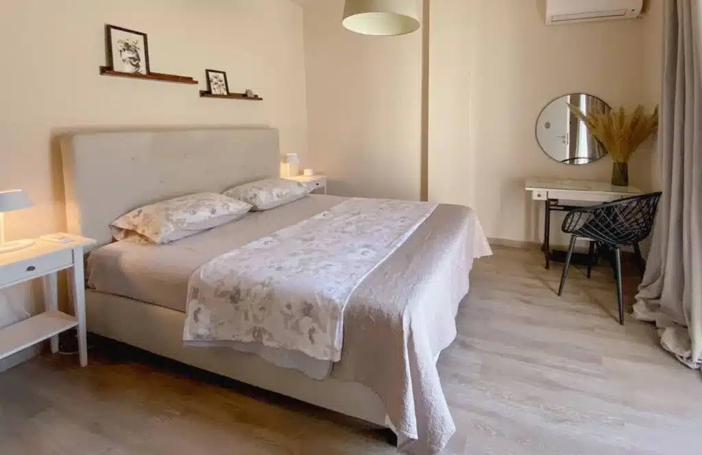 Bright guest room with aircondition at Ledeza Apartment in Ladochori, Igoumenitsa