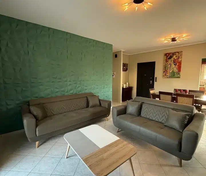Yin Yang Loft Ηγουμενίτσα μεγάλο σαλόνι και τραπεζαρία για παρέες και οικογένειες