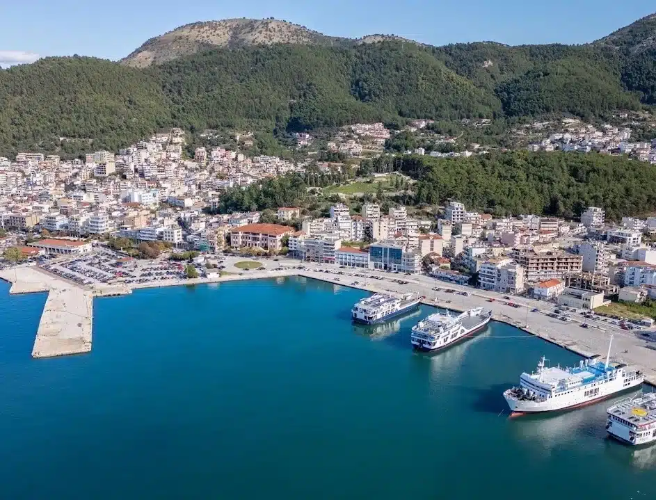 Οδηγός διαμονής στην Ηγουμενίτσα Θεσπρωτίας - Άποψη της πόλης και του λιμανιού