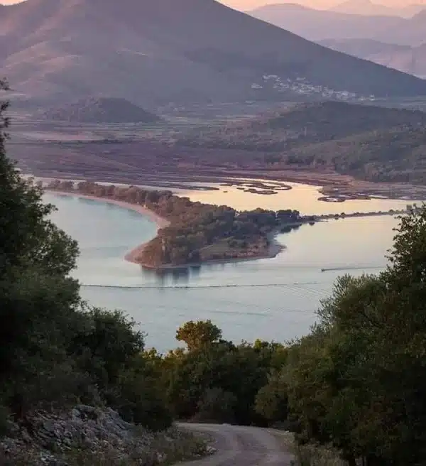 Η παραλία Δρέπανο στην Ηγουμενίτσα