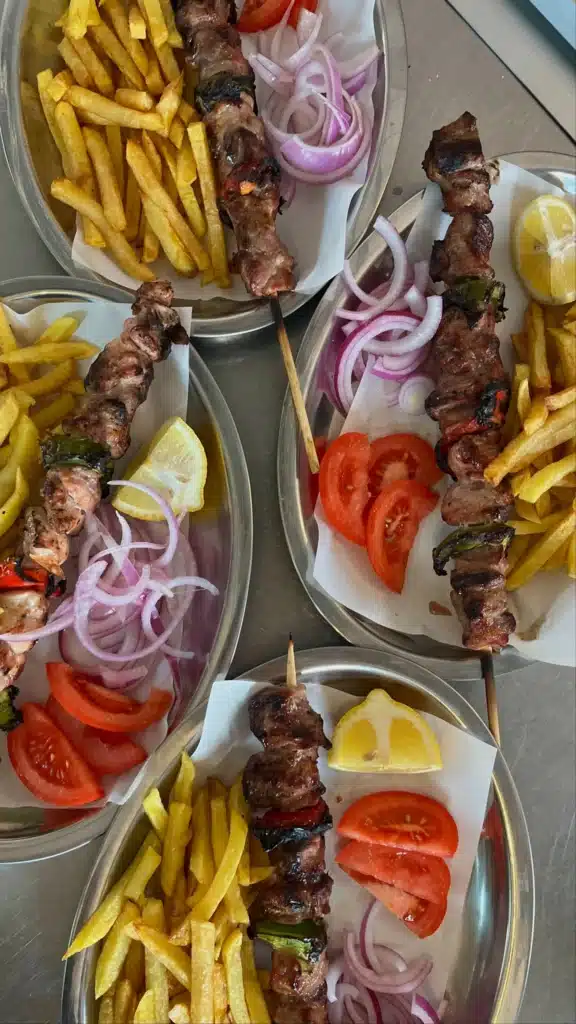 Grilled souvlaki and meat platter at Lontza Tavern Foiniki – best traditional food near Igoumenitsa