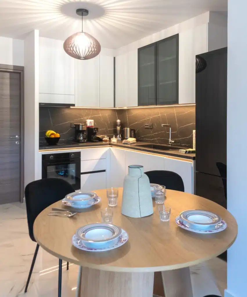 "Ikia Fotinia Igoumenitsa — casa indipendente 2 acri corte verde, 5 ospiti, terrazza giardino, 7 min Drepanos Beach, famiglie e matrimoni, Melina's Houses"